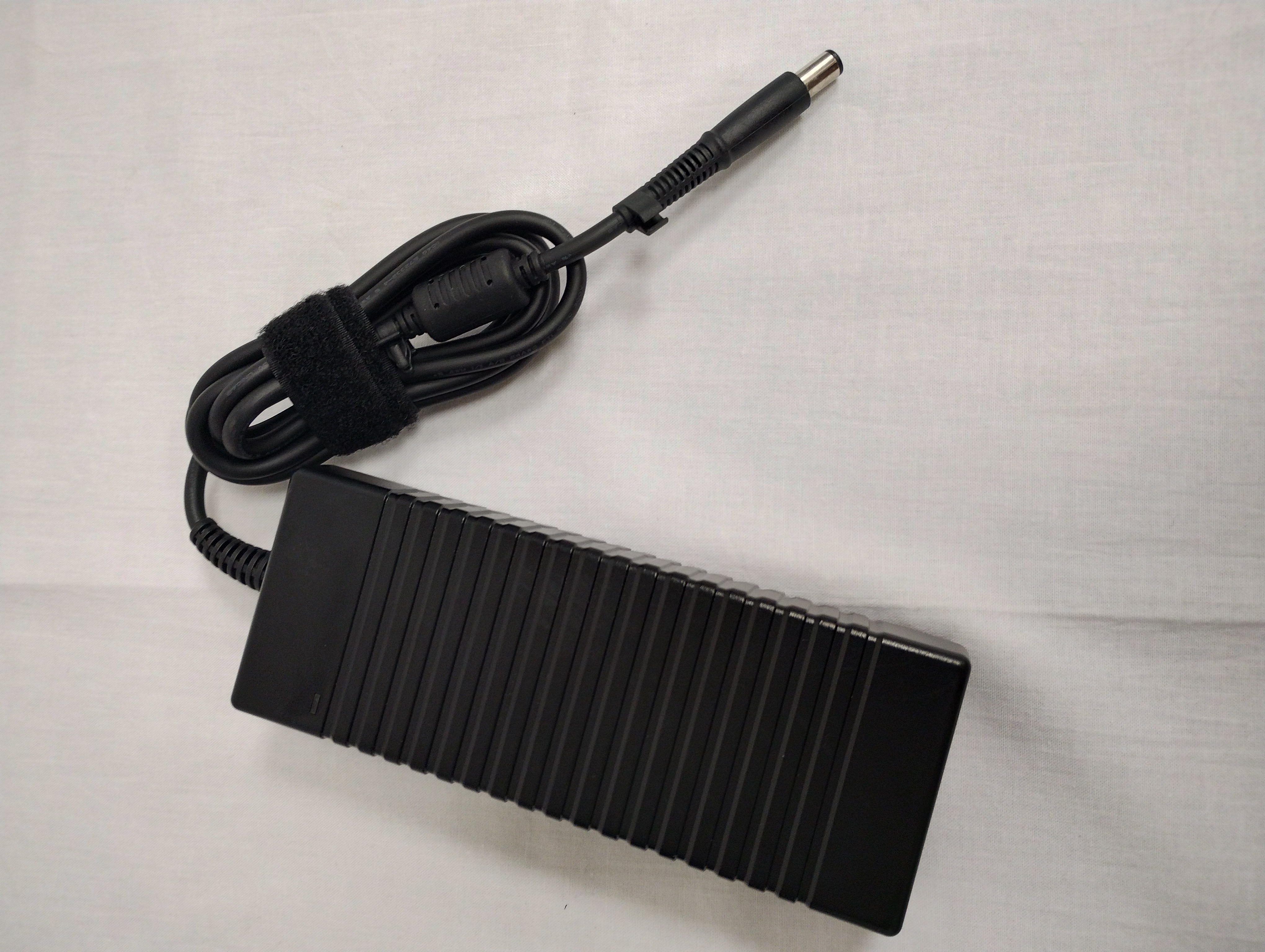HP originální adaptér 135W, 6.9A, 19.5V, P/N: 647982-002